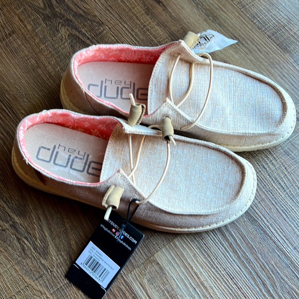 NWT! Hey Dude slip on shoes, women’s size 6